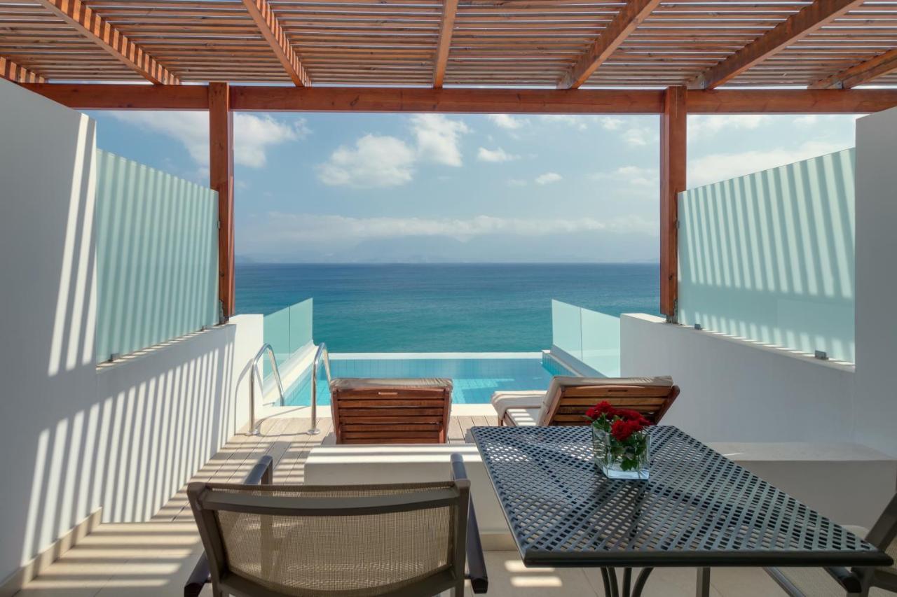Chambre Deluxe Frontale avec Piscine Privée - Vue sur Mer